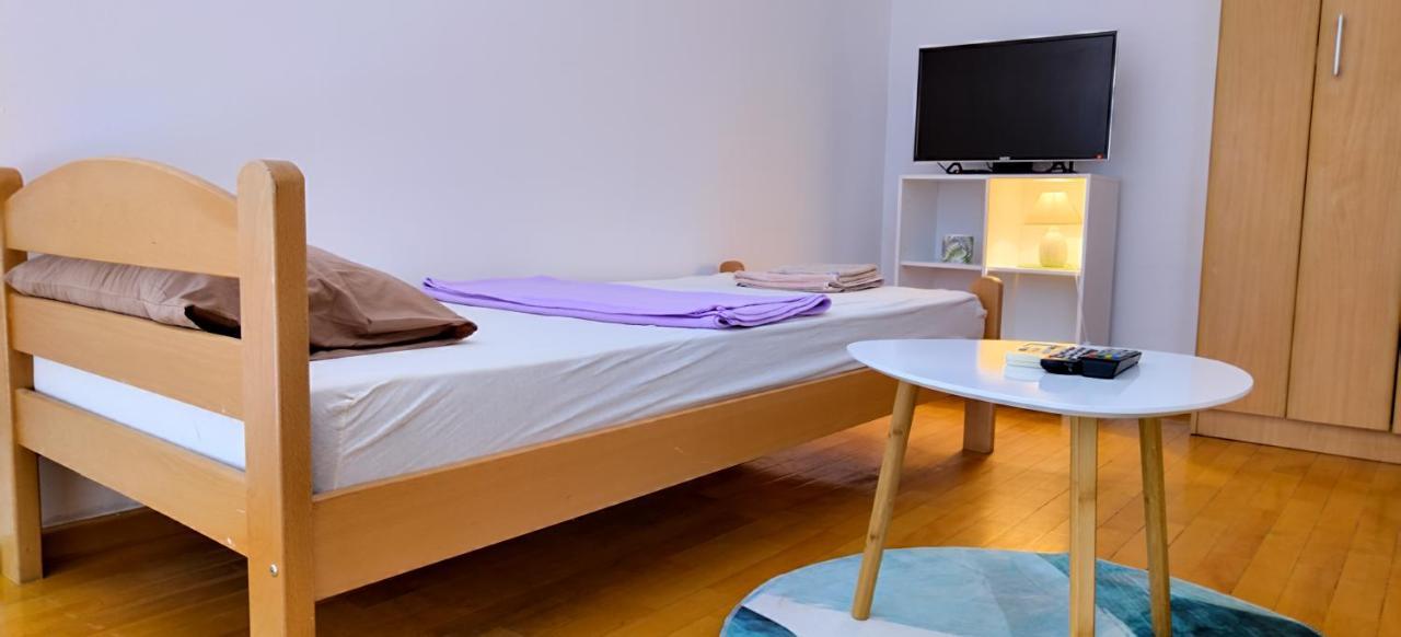 Jani Apartment 2 City Center Üsküp Dış mekan fotoğraf
