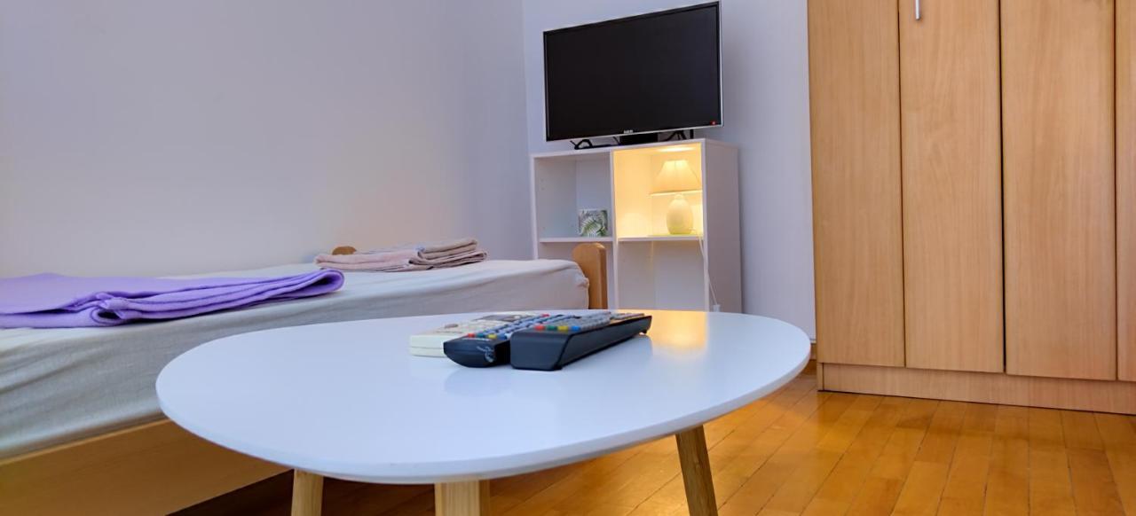 Jani Apartment 2 City Center Üsküp Dış mekan fotoğraf