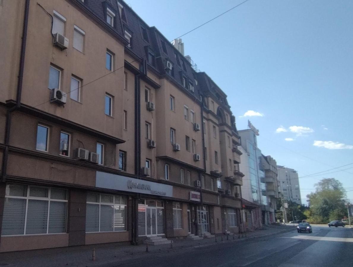 Jani Apartment 2 City Center Üsküp Dış mekan fotoğraf